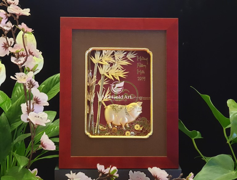 Tranh heo cây trúc dát vàng MT Gold Art- Hàng chính hãng, trang trí nhà cửa, phòng làm việc, quà tặng sếp, đối tác, khách hàng, tân gia, khai trương
