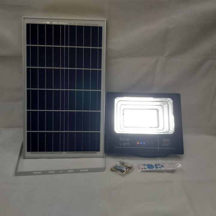 Đèn pha năng lượng mặt trời 300W