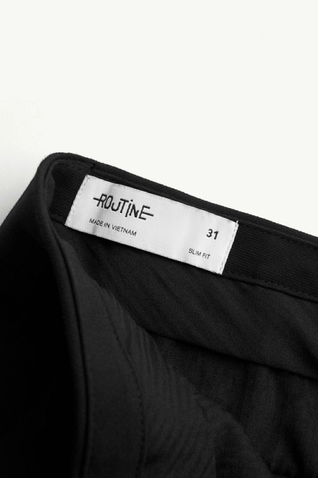 Quần Tây Nam ROUTINE Ống Ôm Polyester Trơn Phối Lót Form Slim - 10F23PFO021 | LASTORE MENSWEAR