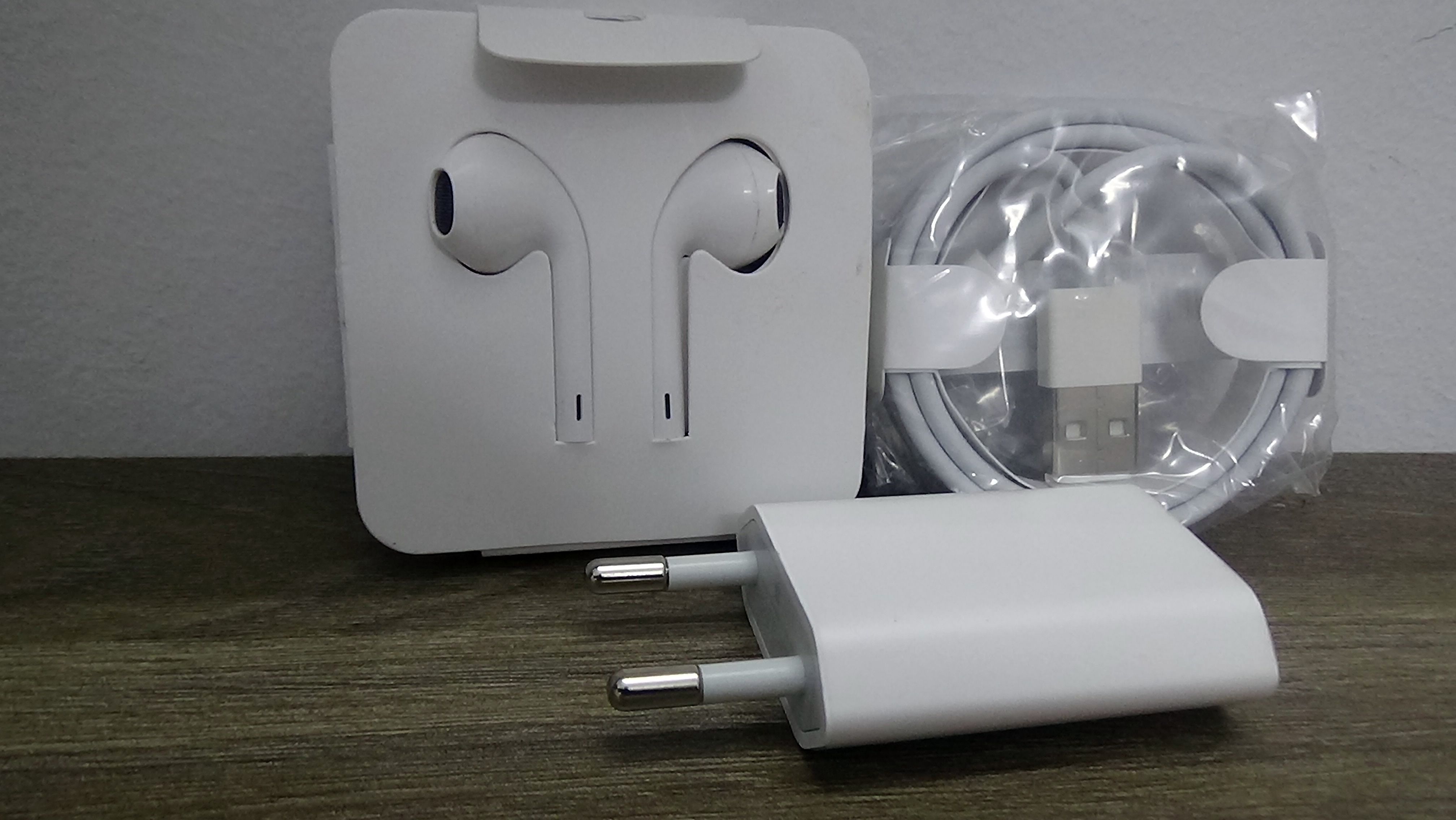 Combo bộ Sạc nhanh và tai nghe dành cho iPhone 7Plus (củ dẹt, cáp, tai nghe màu trắng)