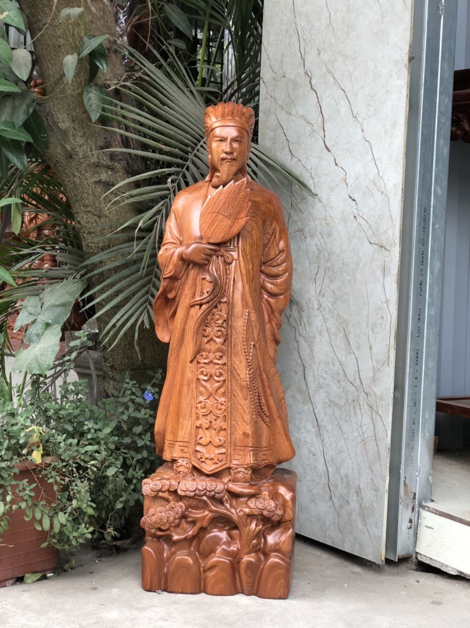 Tượng khổng minh  bằng gỗ hương đá kt cao 100×33×21cm