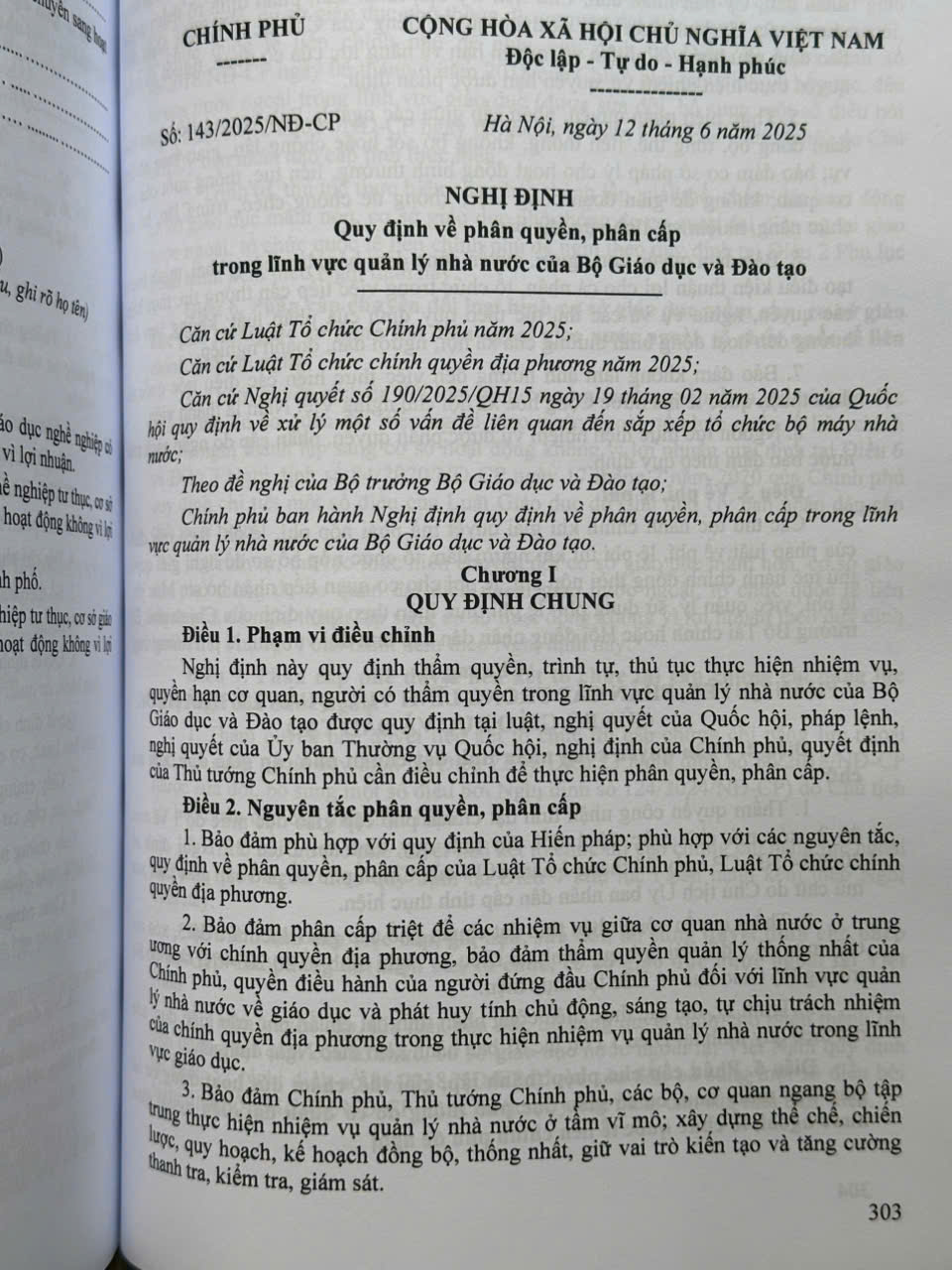 Sách Hệ Thống Các Văn Bản Quy Phạm Pháp Luật Quy Định về Phân Cấp, Phân Quyền, Phân Định Thẩm Quyền Quản Lý Nhà Nước về Giáo Dục - V2645T