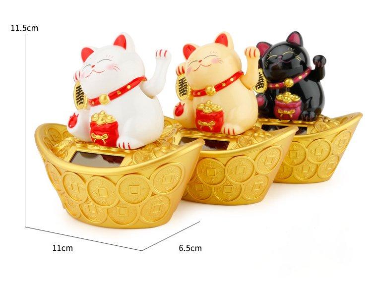 Mèo Thần Tài Ngoắc Tay Ngồi trên Thỏi Vàng - Mang Đến May Mắn Tài Lộc