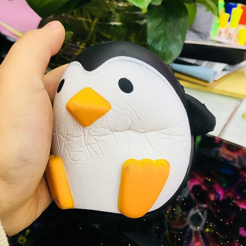 SquiShy chim cánh cụt tròn