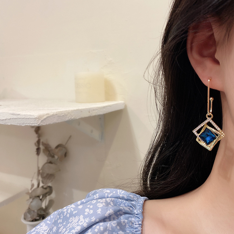 Bông tai nữ dài dễ thương ngọc xanh viền kim loại đính đá phụ kiện trang sức M103626