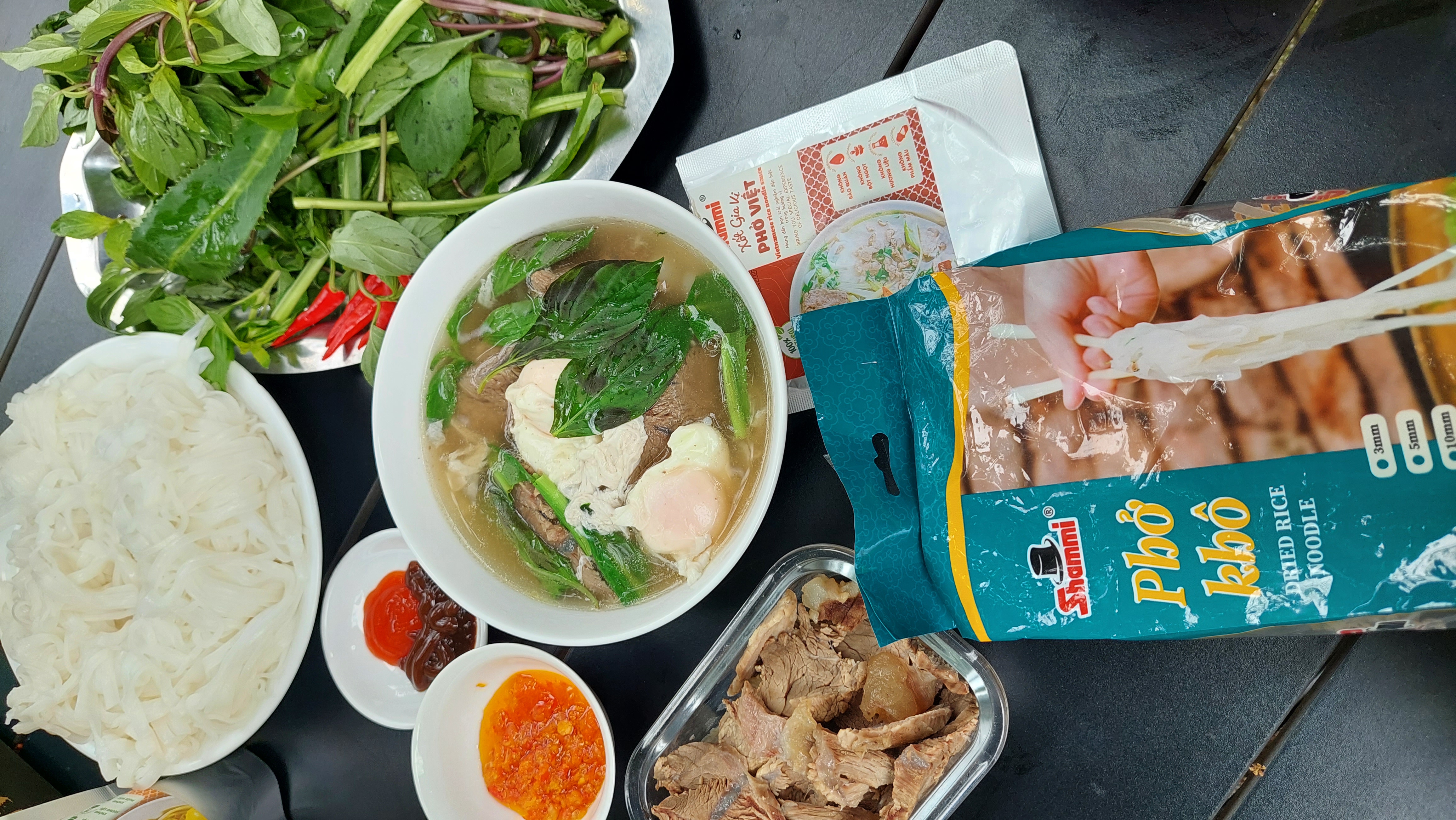 Thùng Phở khô Shammi túi 400g (phở khô Việt Nam hàng xuất khẩu)