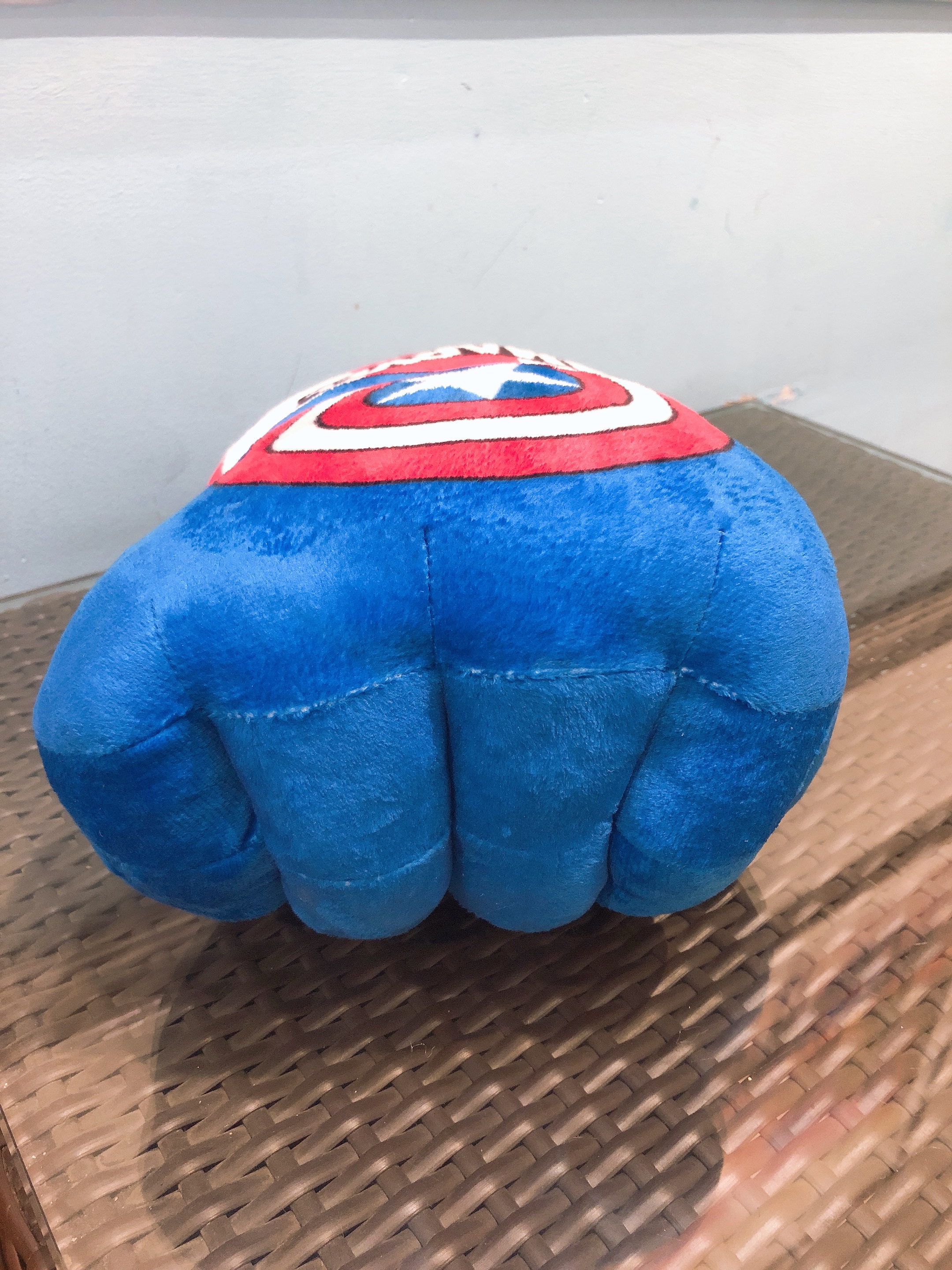 Gấu bông găng tay siêu anh hùng Captain America