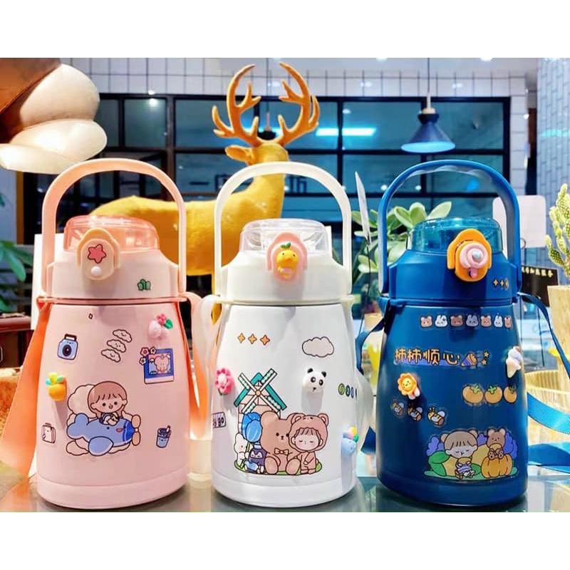 BÌNH NƯỚC GIỮ NHIỆT LÕI INOX 304 KHÔNG GỈ AN TOÀN ĐÁNG YÊU CÓ ỐNG HÚT TẶNG KÈM STICKER DÁN NGỘ NGHĨNH
