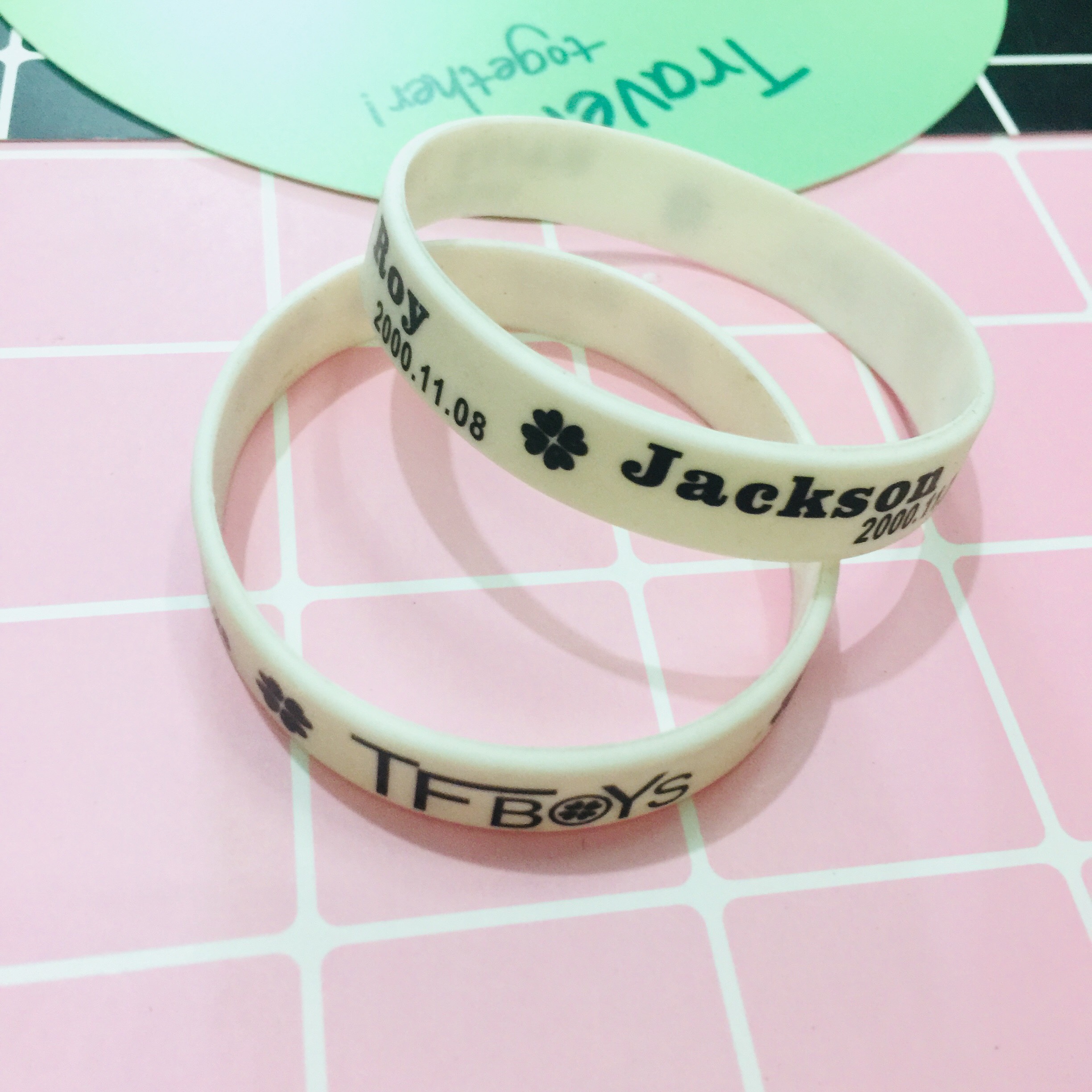 VÒNG TAY. LẮC TAY CAO SU TFBOYS COMBO 5 CÁI