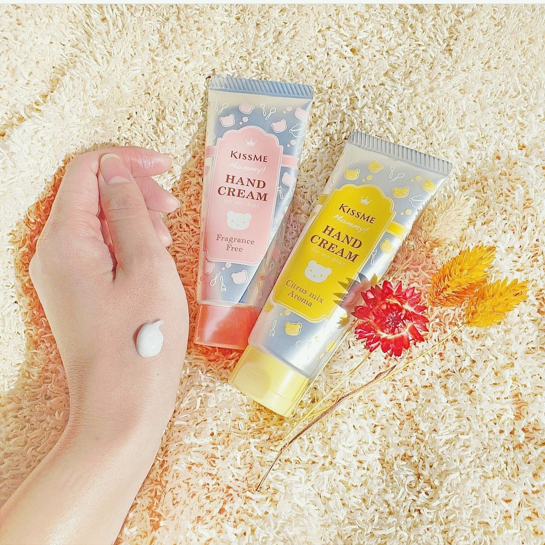 Kem Dưỡng Da Tay Cấp Ẩm Kissme Mommy Hand Cream Dành Cho Bé Từ 6 Tháng Tuổi Và Da Nhạy Cảm 60g