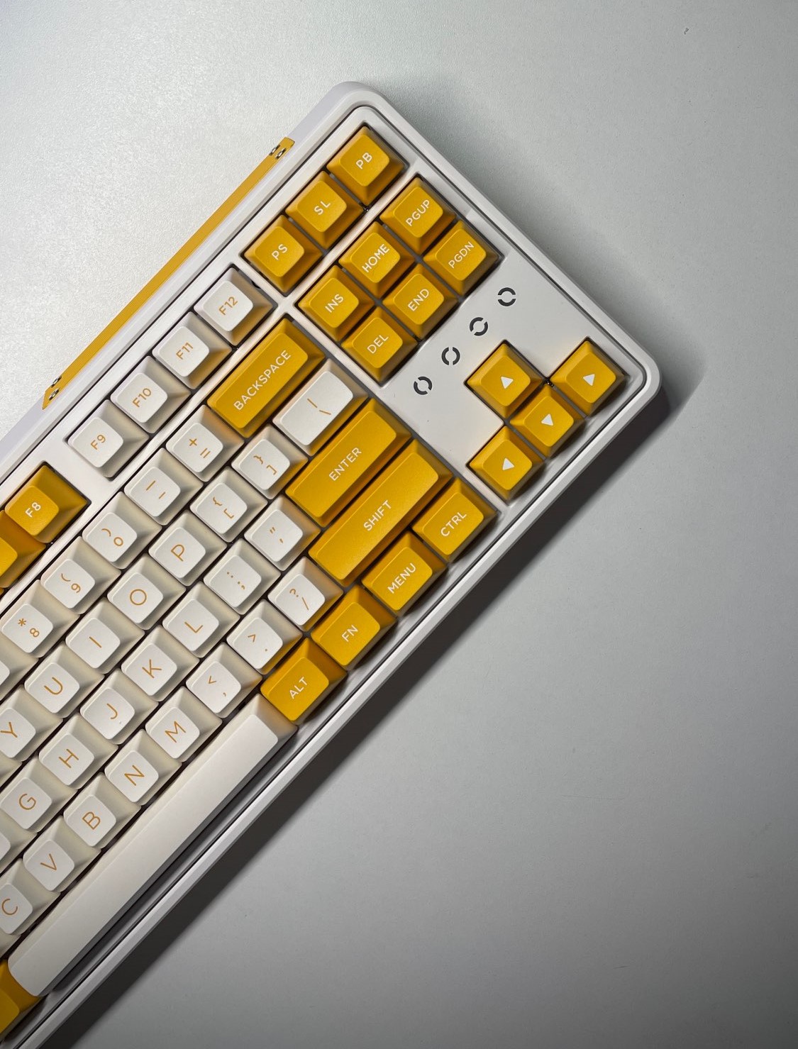 Bàn phím cơ FL-Esports CMK87SAM Banana Yellow White 3 Mode - Hàng chính hãng