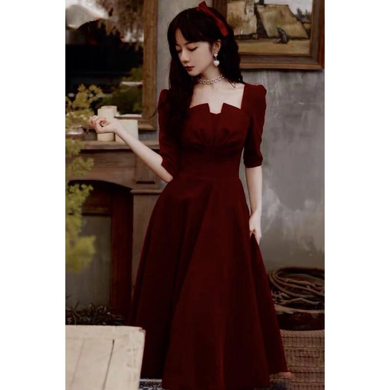 Đầm nhung cổ cách điệu dáng dài thiết kế