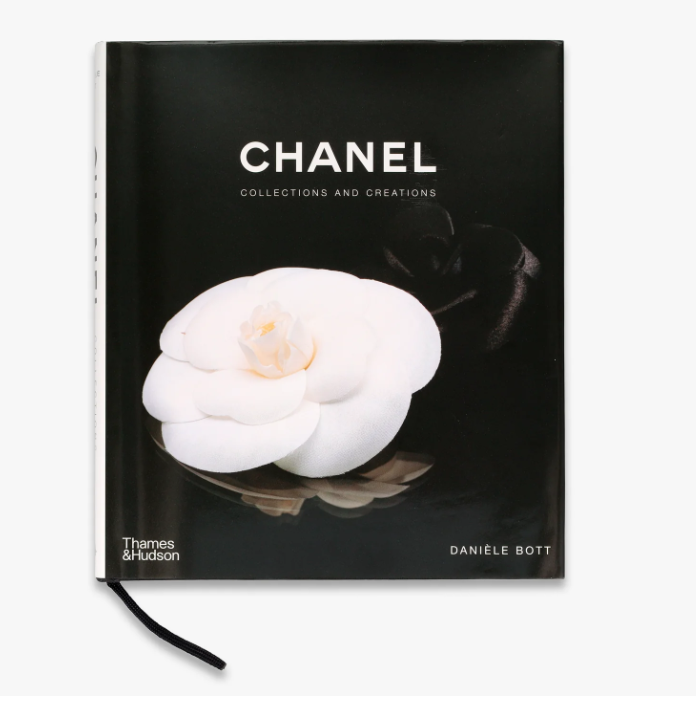 (Sách ngoại văn, combo 3 cuốn, bìa cứng) PRADA CATWALK, CHANEL COLLECTIONS &amp; COCO CHANEL - Read Station