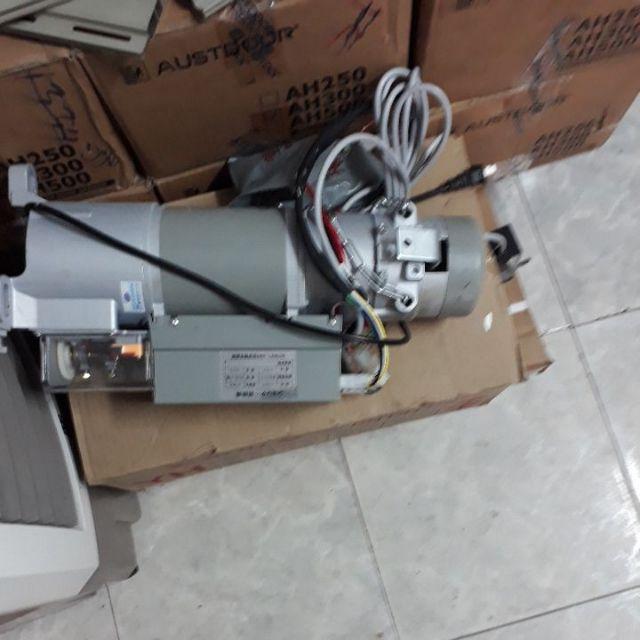 AUSTDOORCARE BỘ MOTOR CỬA CUỐN YH 400KG GIÁ RẺ CHO CỬA DƯỚI 20m2 BAO GỒM MOTOR+2 REMOTE+LẮC 32