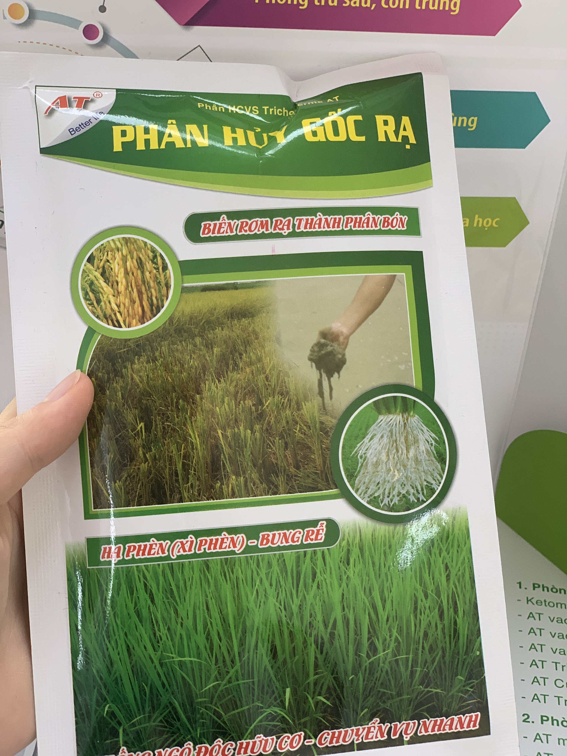 Trichoderma xử lý nhanh rơm rạ tại ruộng, ủ rơm rạ, ủ phân chống ngộ độc hữu cơ - Phân hủy gốc rạ AT 250g