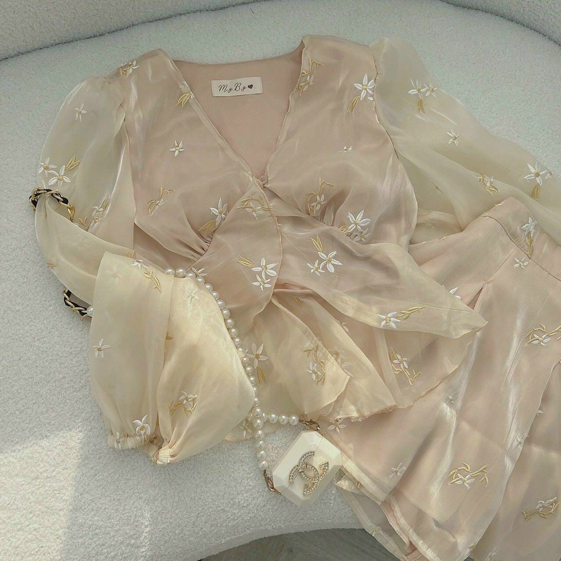 SET ÁO PEPLUM + CHÂN VÁY REN