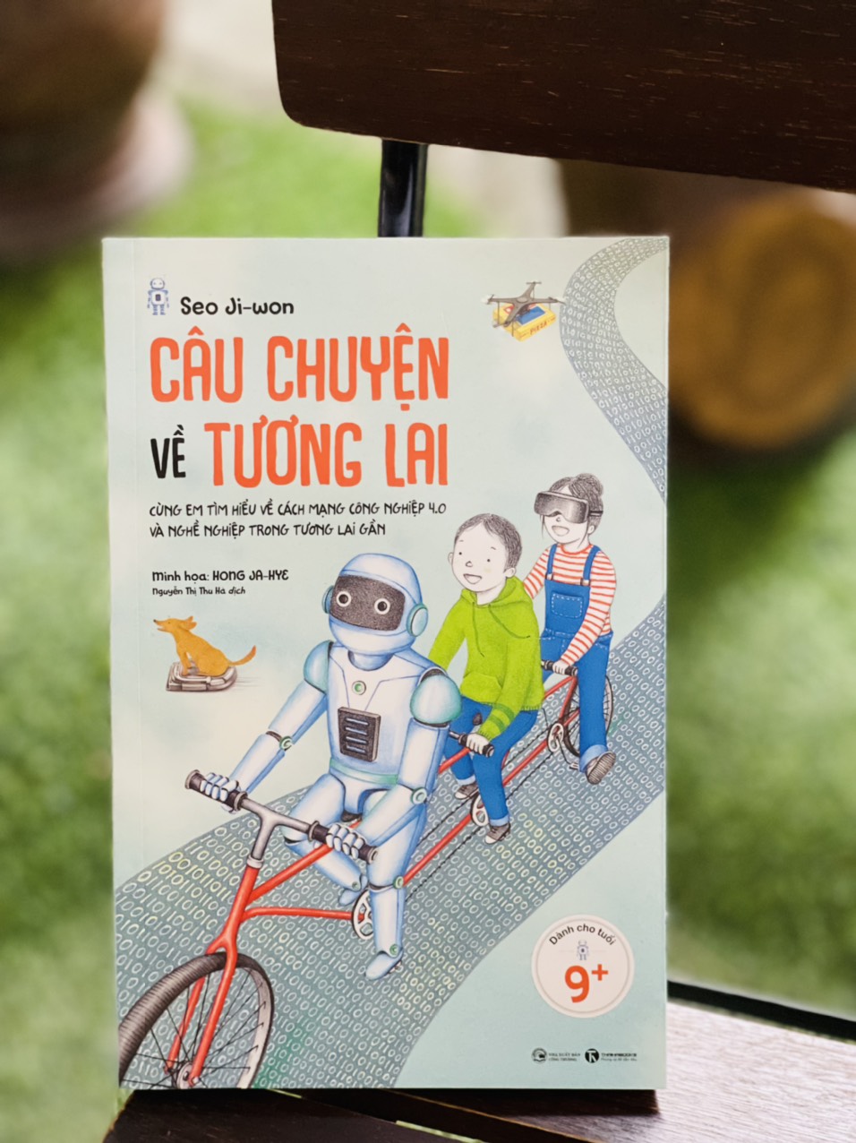 CÂU CHUYỆN VỀ TƯƠNG LAI - Seo Ji-won - Hong Ja-Hye minh hoạ - Nguyễn Thị Hu Hà dịch – Thái Hà – NXB Công Thương