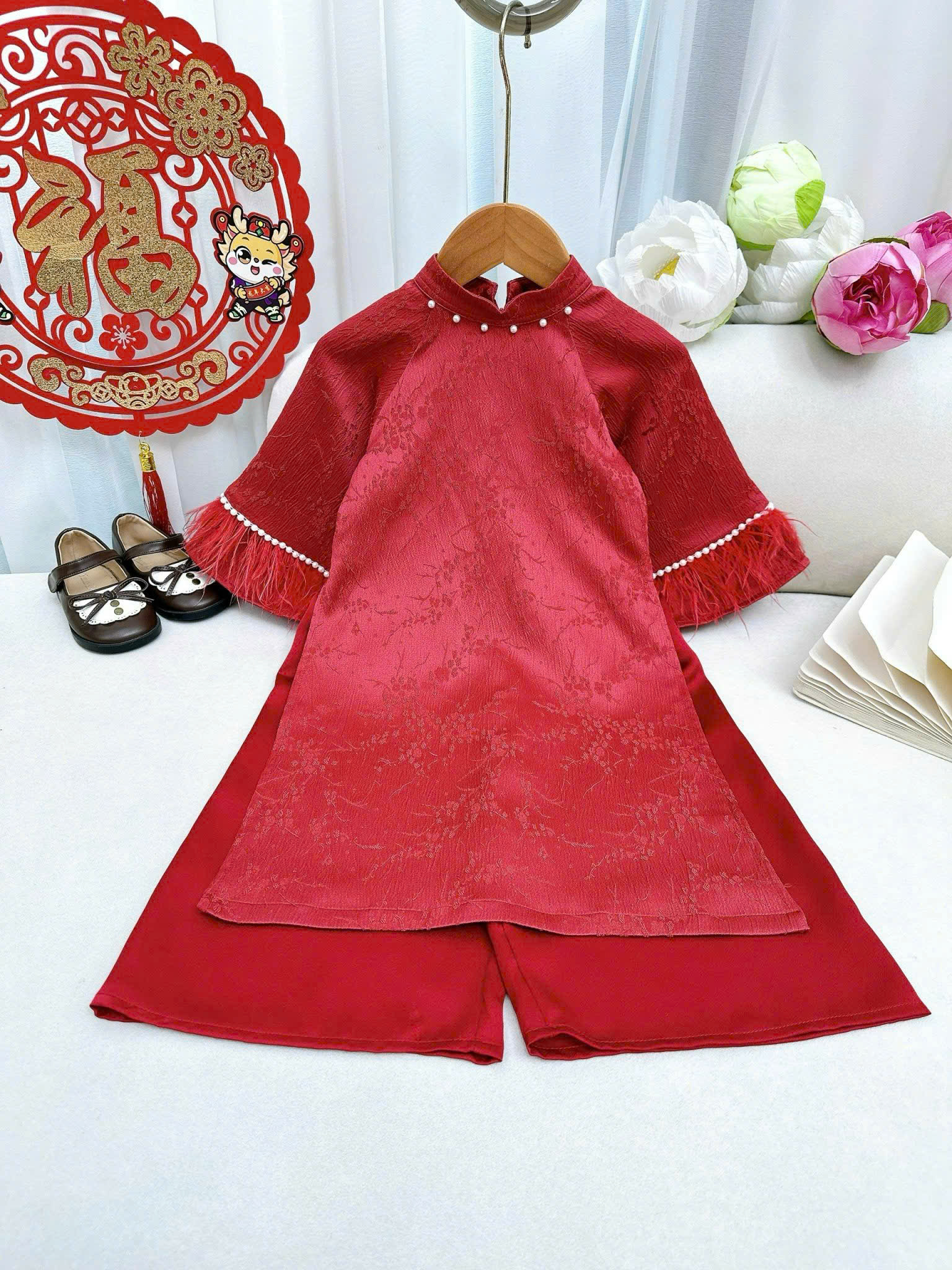 Áo dài cho bé gái mẫu lông vũ xinh xắn diện lễ tết năm mới từ 10-35kg hàng thiết kế cao cấp