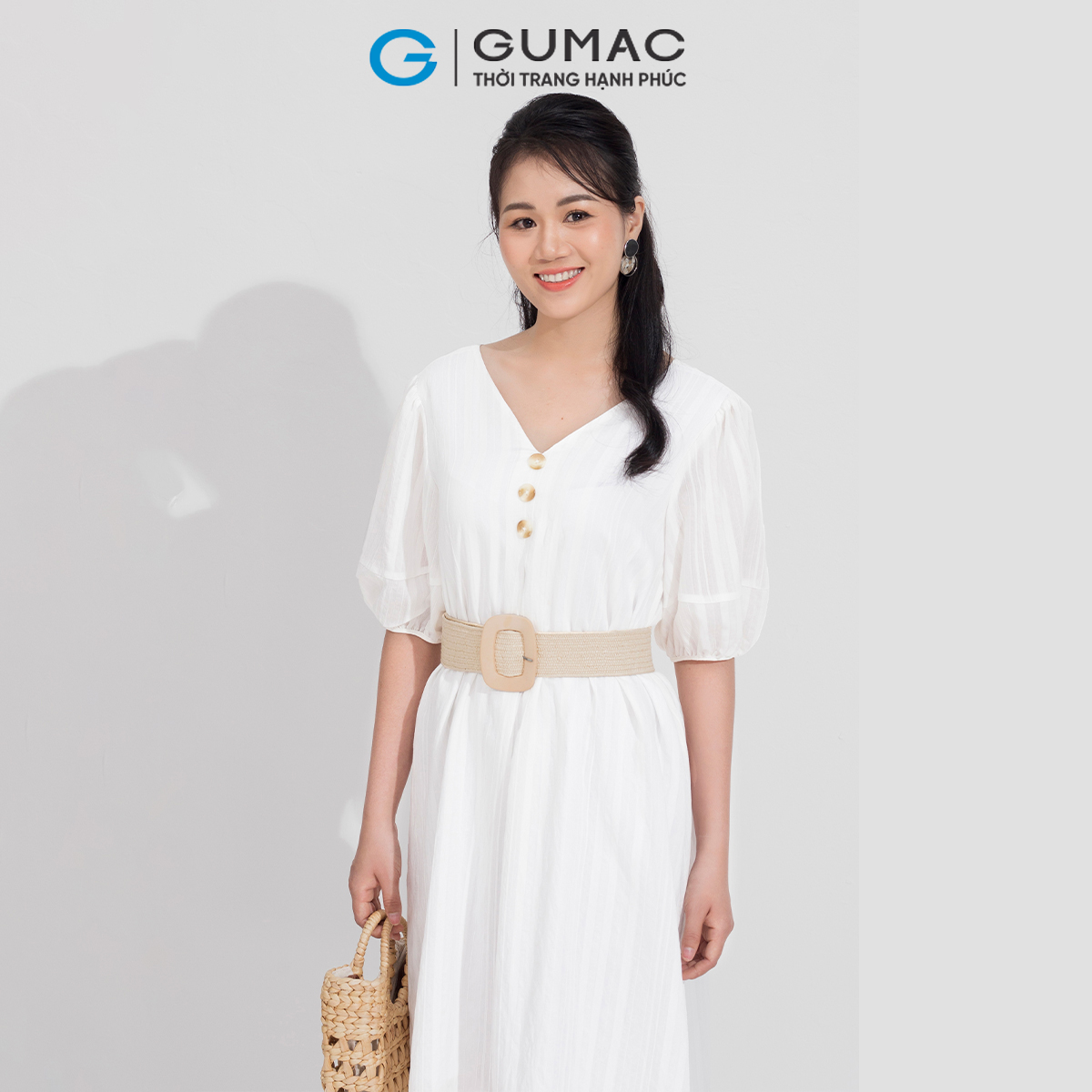 Đầm suông cổ V GUMAC DD05060