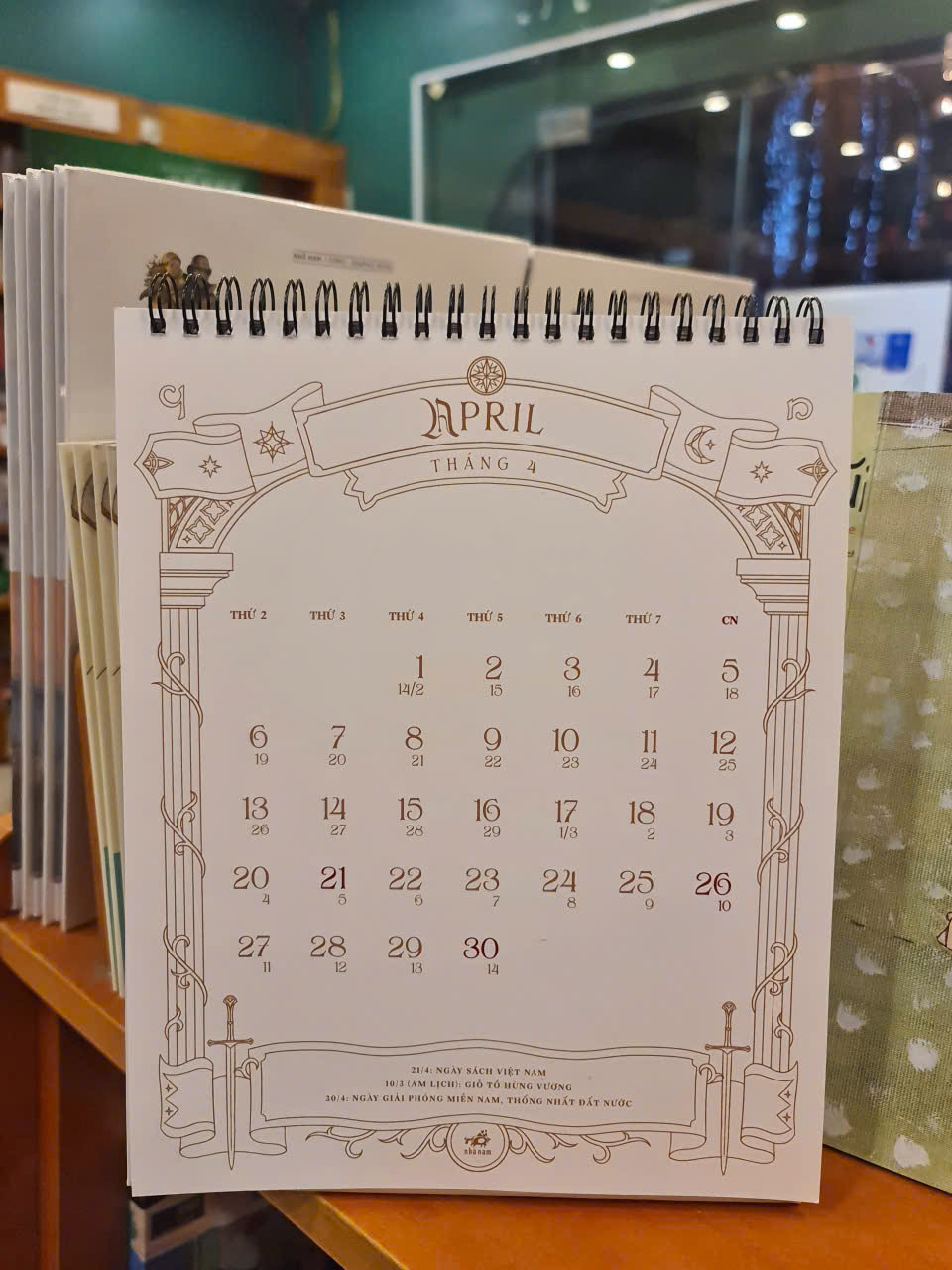 Lịch để bàn Nhã Nam Bính Ngọ 2026 - Vùng đất kỳ ảo (Nhã Nam 2026) (Nhã Nam Offcial)