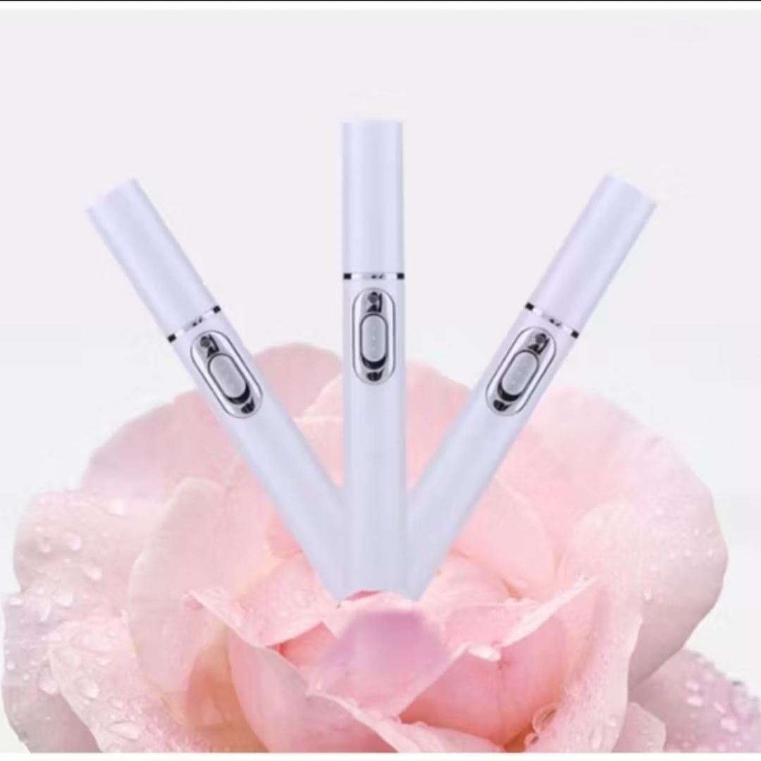 1 BÚT ÁNH SÁNG XANH XÓA MỜ HẾT SẸO MỤN HIỆU QUẢ CAO CHO MỌI NGƯỜI