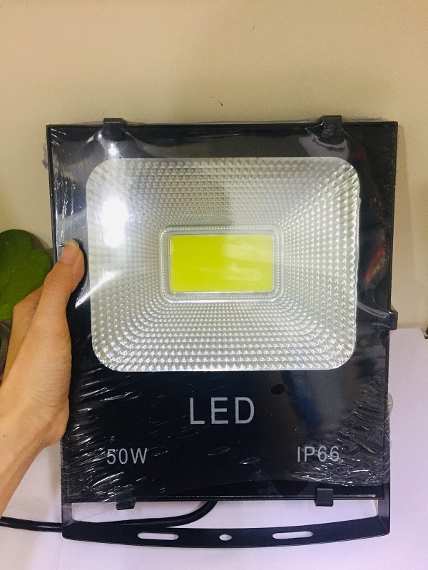 Đèn pha LED ngoài trời vỏ đen 50W - RB LIGHTING