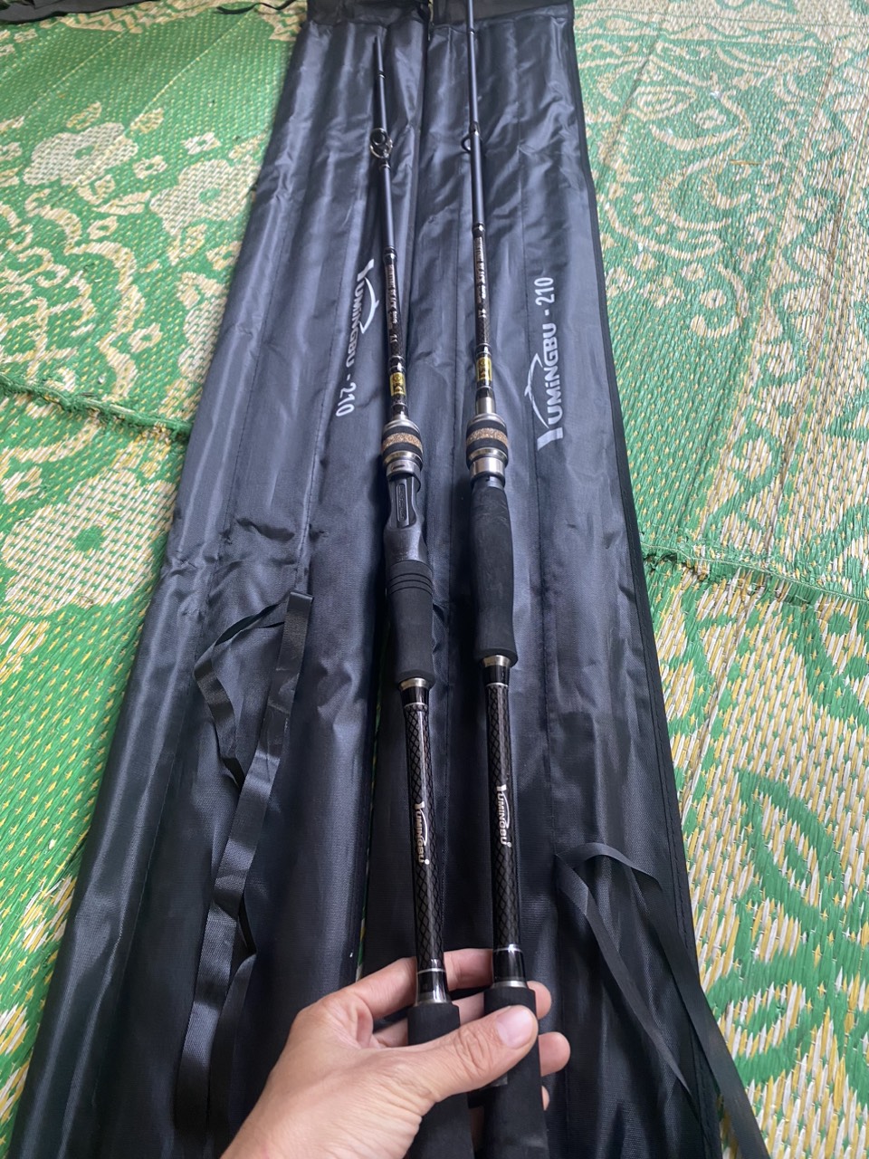 Cần Câu Lure Siêu Bạo Lực Hunting Black Lure Cá Lóc 2 Ngọn H-MH Máy Đứng Ngang Giá Rẻ