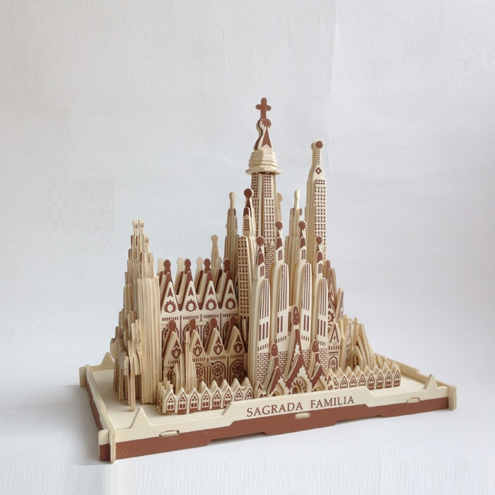 Đồ chơi lắp ráp Mô hình Nhà thờ Sagrada Familia