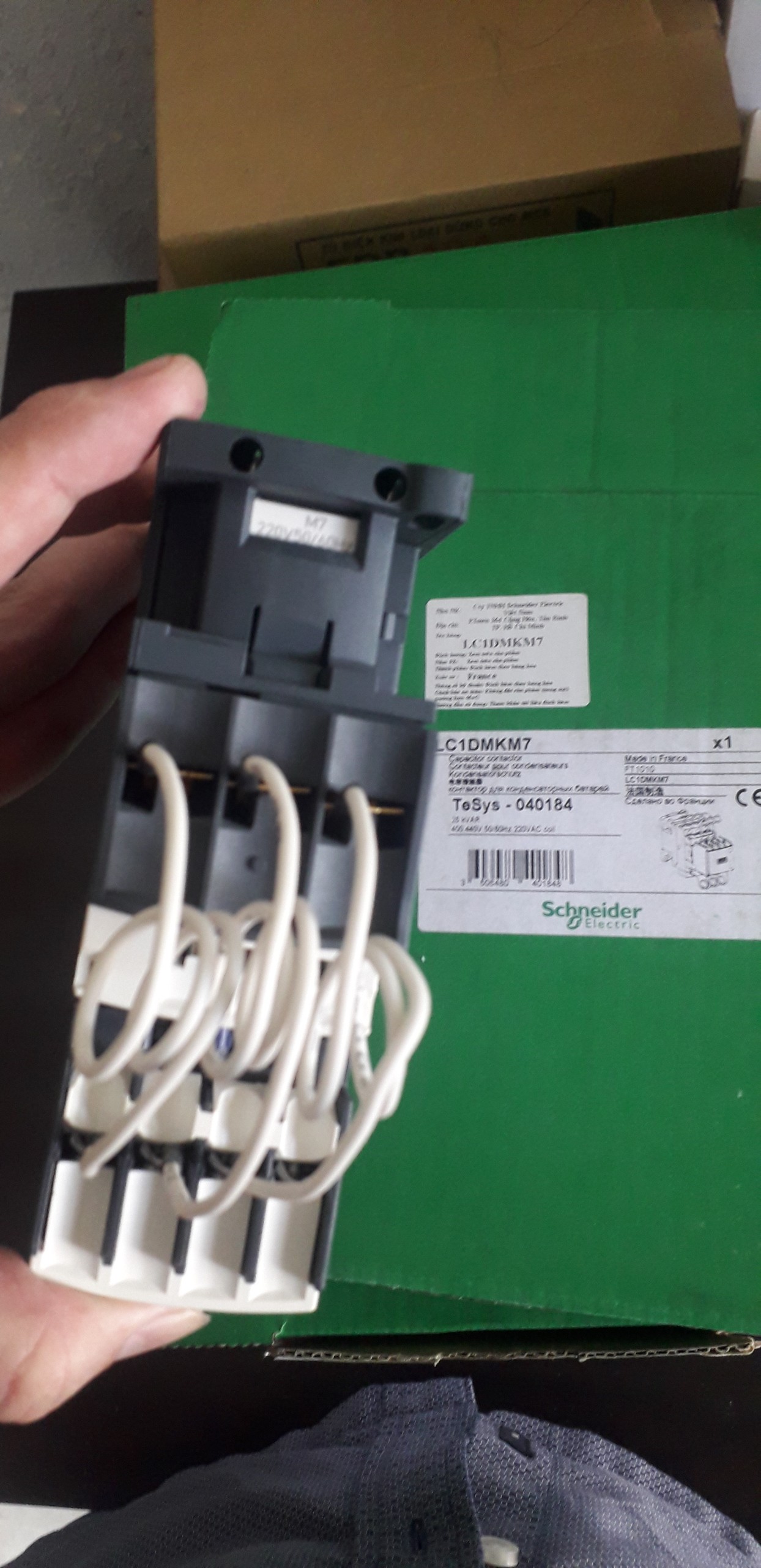 |CHÍNH HÃNG | Contactor tụ bù LC1DMKM7 25kVAR Schneider 400V-415V coil 220V