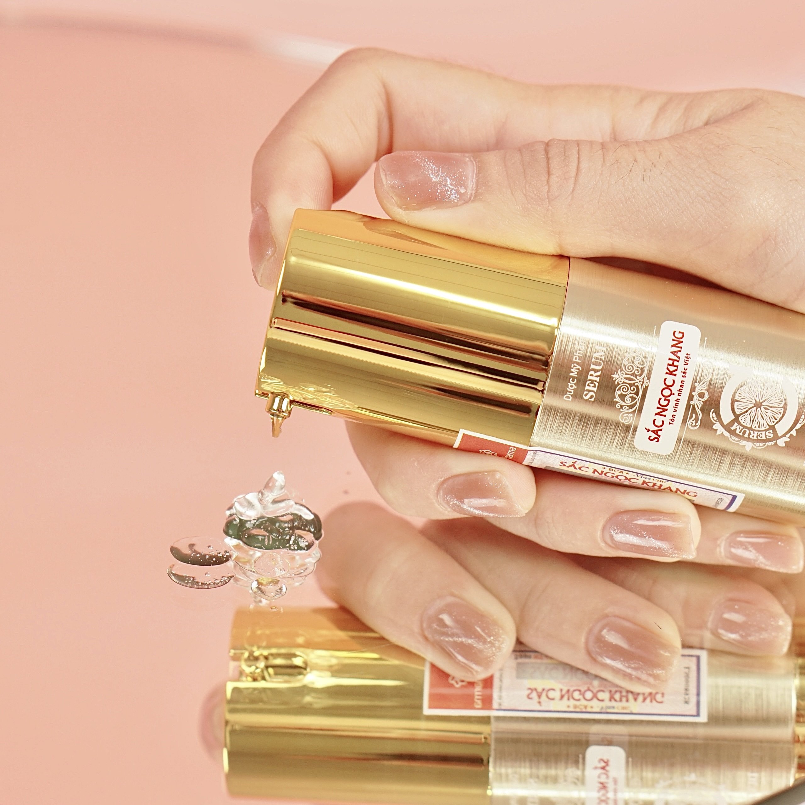 Bộ đôi cấp ẩm, dưỡng trắng da Sắc Ngọc Khang: Serum C dưỡng trắng 30ml + Kem dưỡng da ban đêm 30g