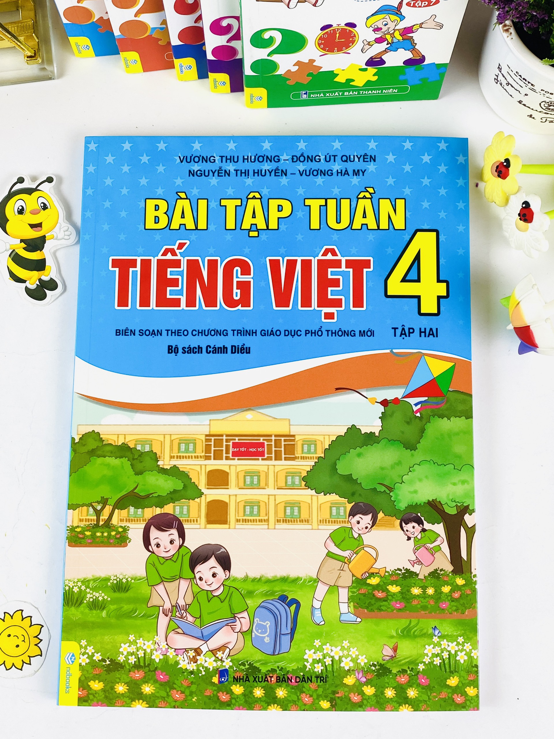 Sách - Bài Tập Tuần Tiếng Việt Lớp 4 - Biên Soạn Theo Chương Trình GDPT Mới - Cánh Diều - ndbooks