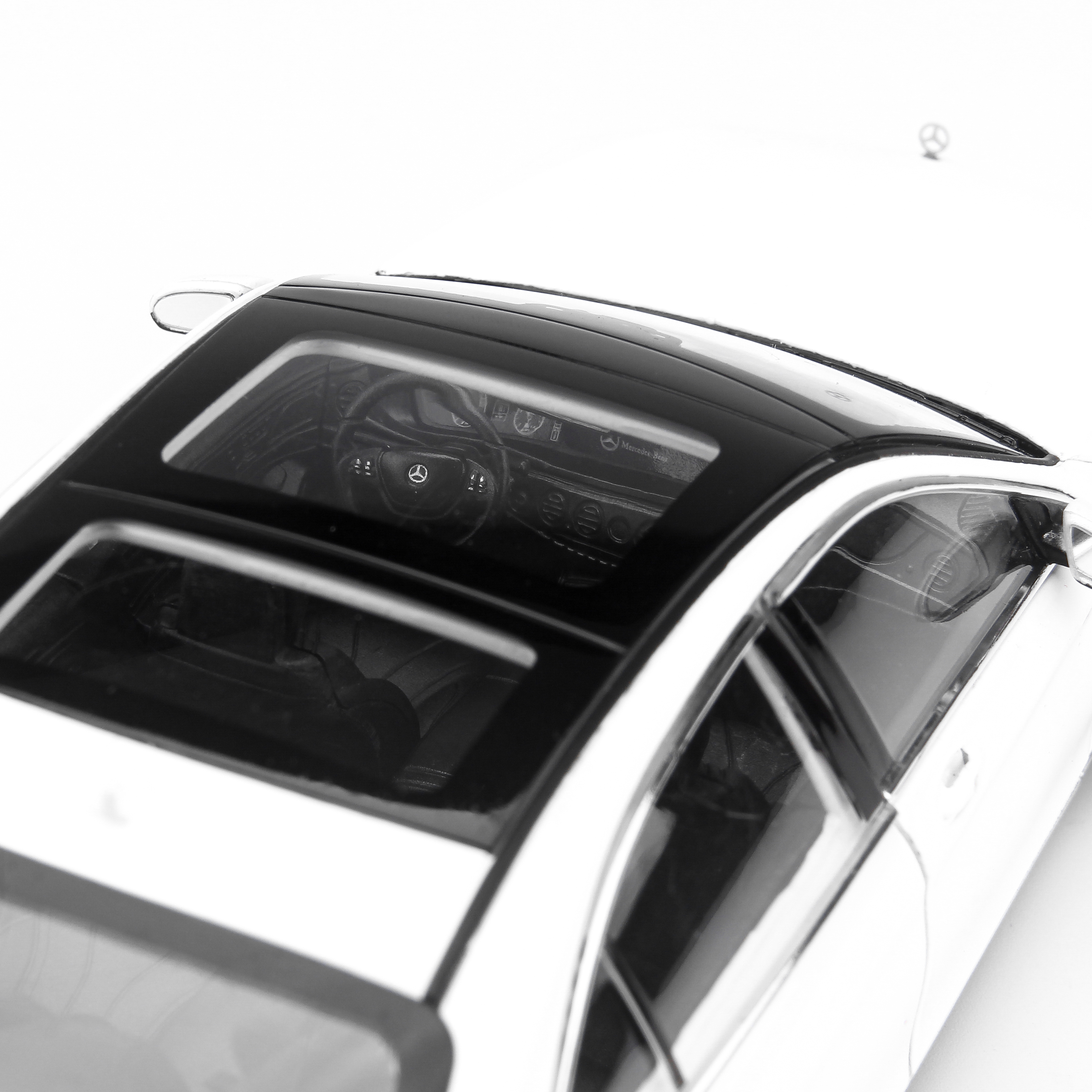 Mô hình xe Mercedes-Benz S500 1:24 Welly - 24051W