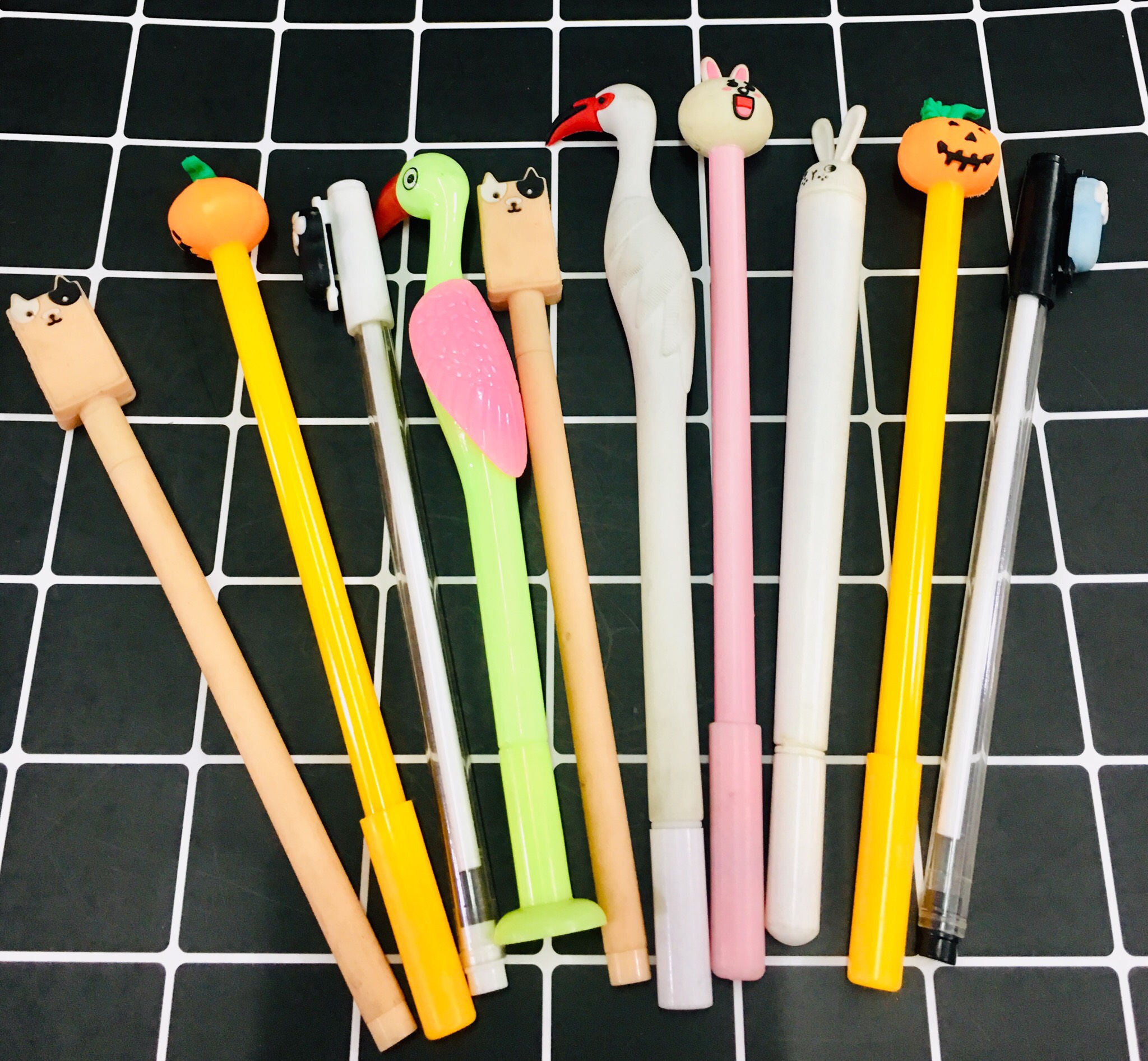 Bộ bút bi nước hình ngộ combo 10 bút