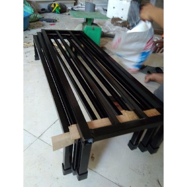 Kệ kê chậu- Dài 80cm,Rộng 25cm.Ca0 15cm.Hộp thép 2*2cm.2 nan phụ