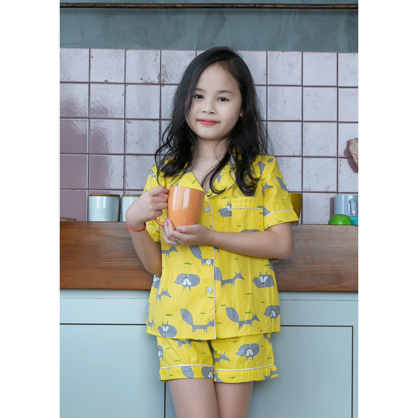 Bộ ngủ Pijama bé gái màu vàng hình chú lạc đà nhỏ