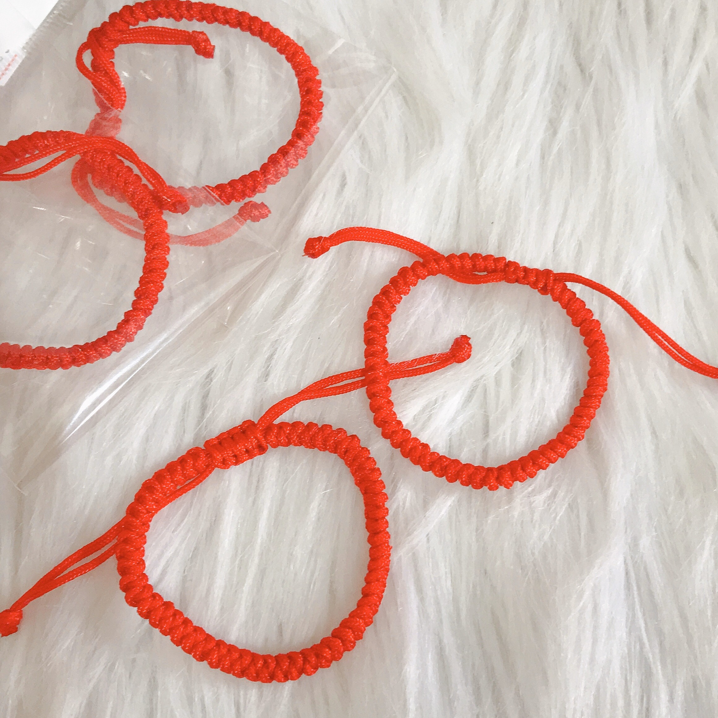 Vòng Tay Dây Bện Màu Đỏ May Mắn Có Thể Điều Chỉnh Handmade Thời Trang Cho Cặp Đôi - Vòng Tay Dây Đỏ May Mắn Thời Trang