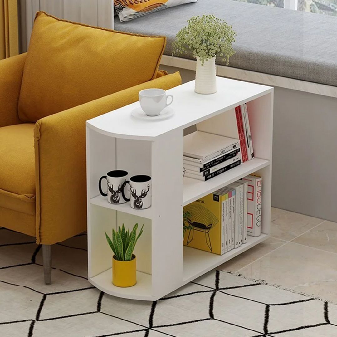Bàn gỗ để cạnh ghế sofa phòng khách