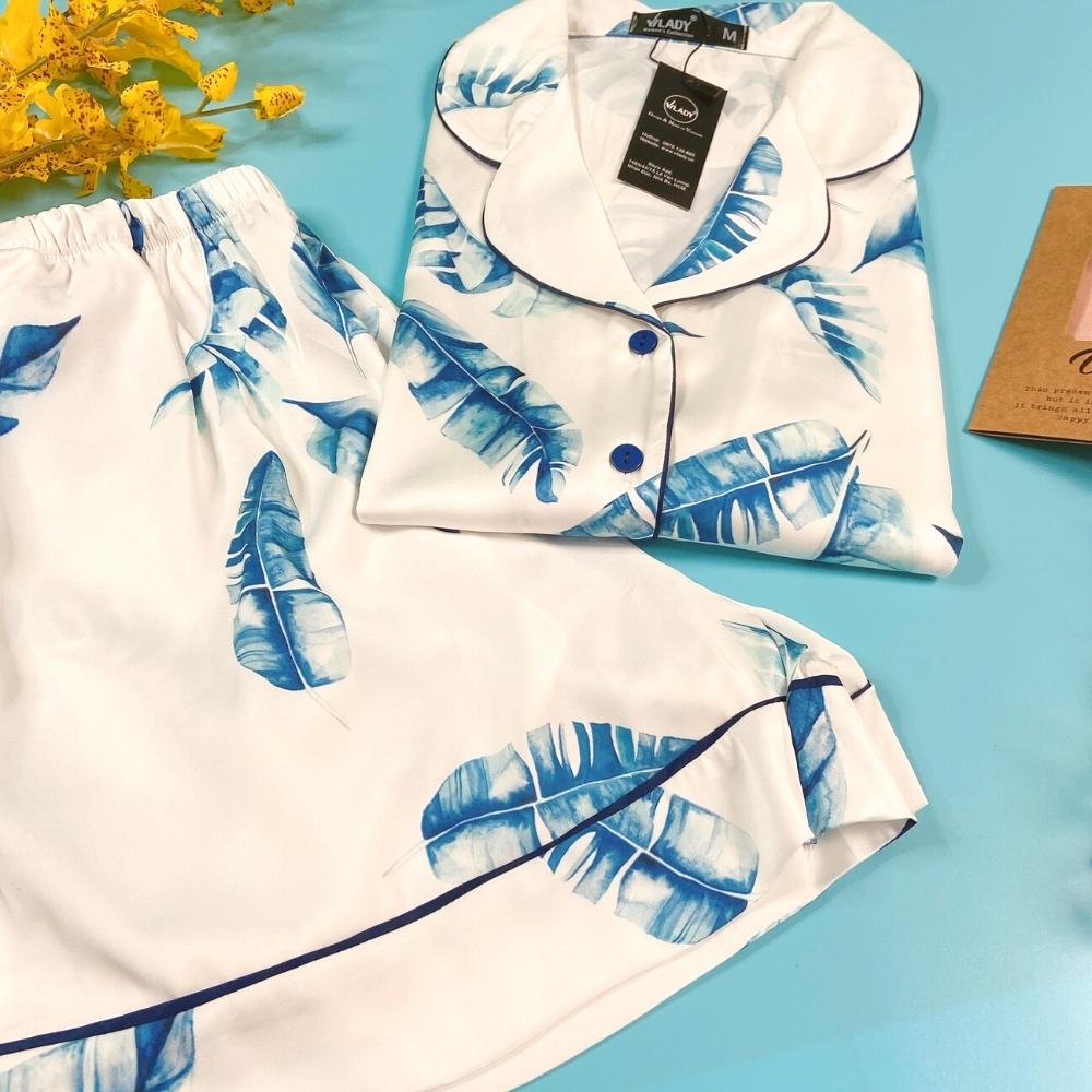 Bộ đồ Pyjama nữ, đồ mặc nhà VILADY - B106 kiểu quần đùi tay ngắn họa tiết lá xanh, chất liệu lụa Pháp cao cấp