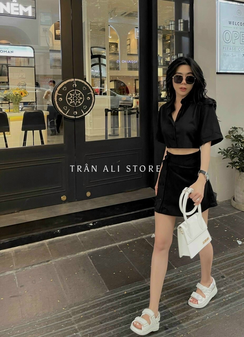 SET ÁO CROPTOP SUÔNG RỘNG TRƠN CỔ SƠ MI + CHÂN VÁY NGĂN SUÔNG ĐEN DẠO PHỐ DỰ TIỆC
