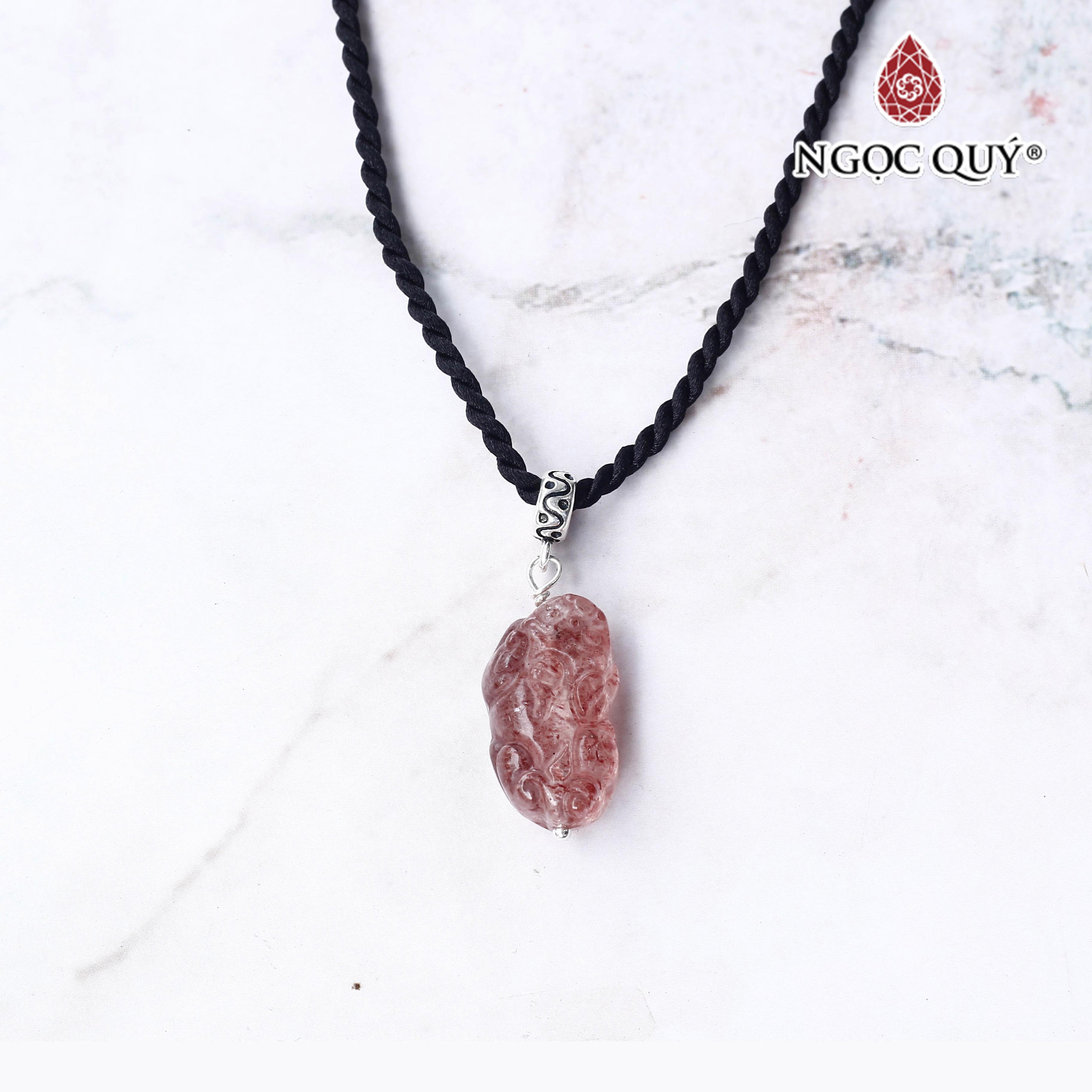 Mặt dây chuyền tỳ hưu thạch anh dâu hợp mệnh hỏa, thổ - Ngọc Quý Gemstones