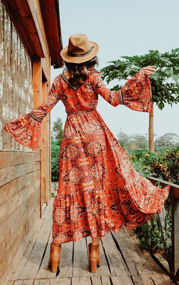 Váy thiết kế đỏ quý tộc
