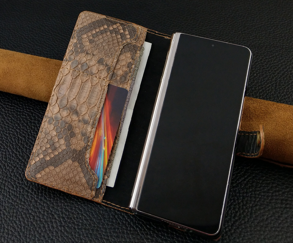 Bao da cho Z Fold3 da trăn thật handmade đẳng cấp doanh nhân