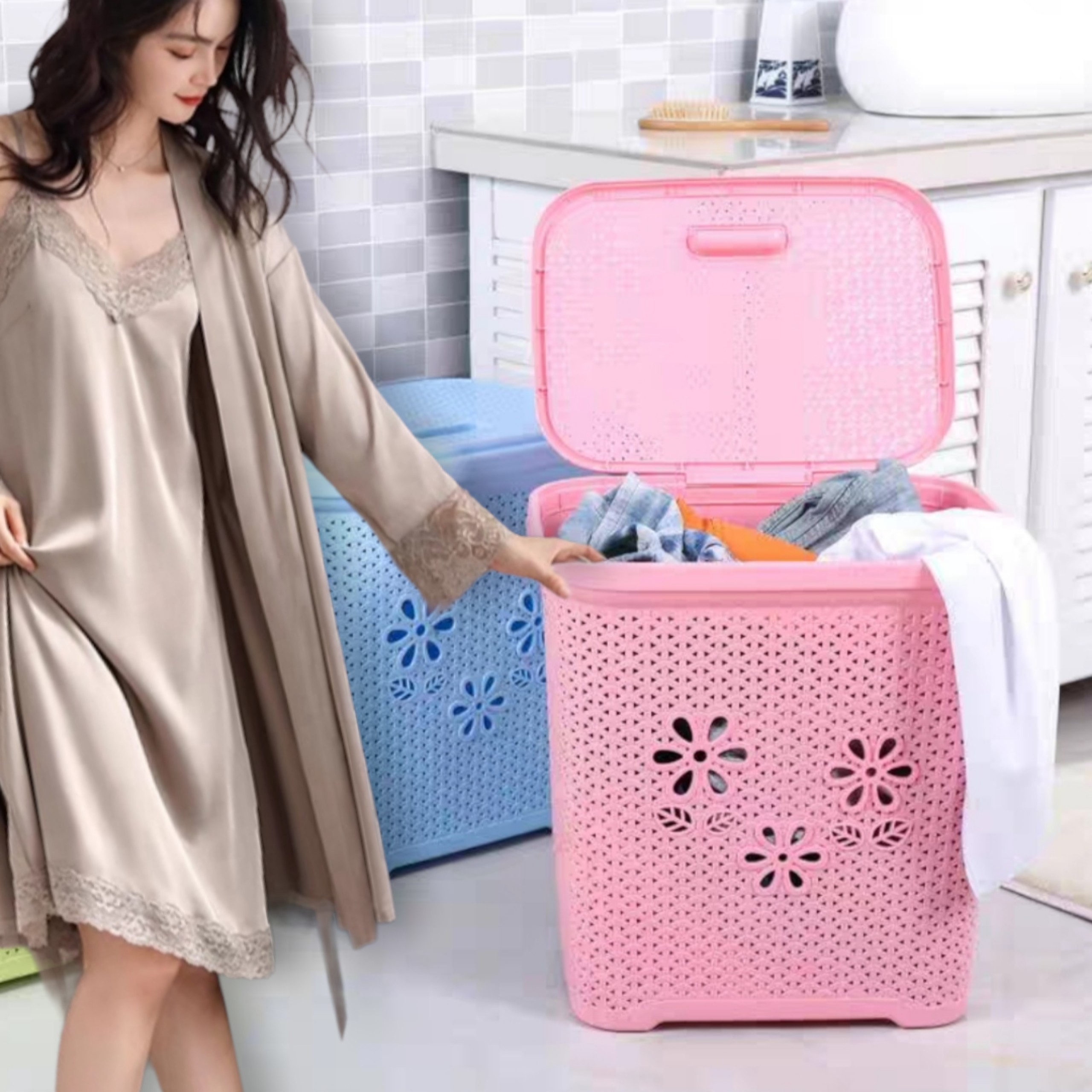 Giỏ nhựa có nắp hoa đựng quần áo