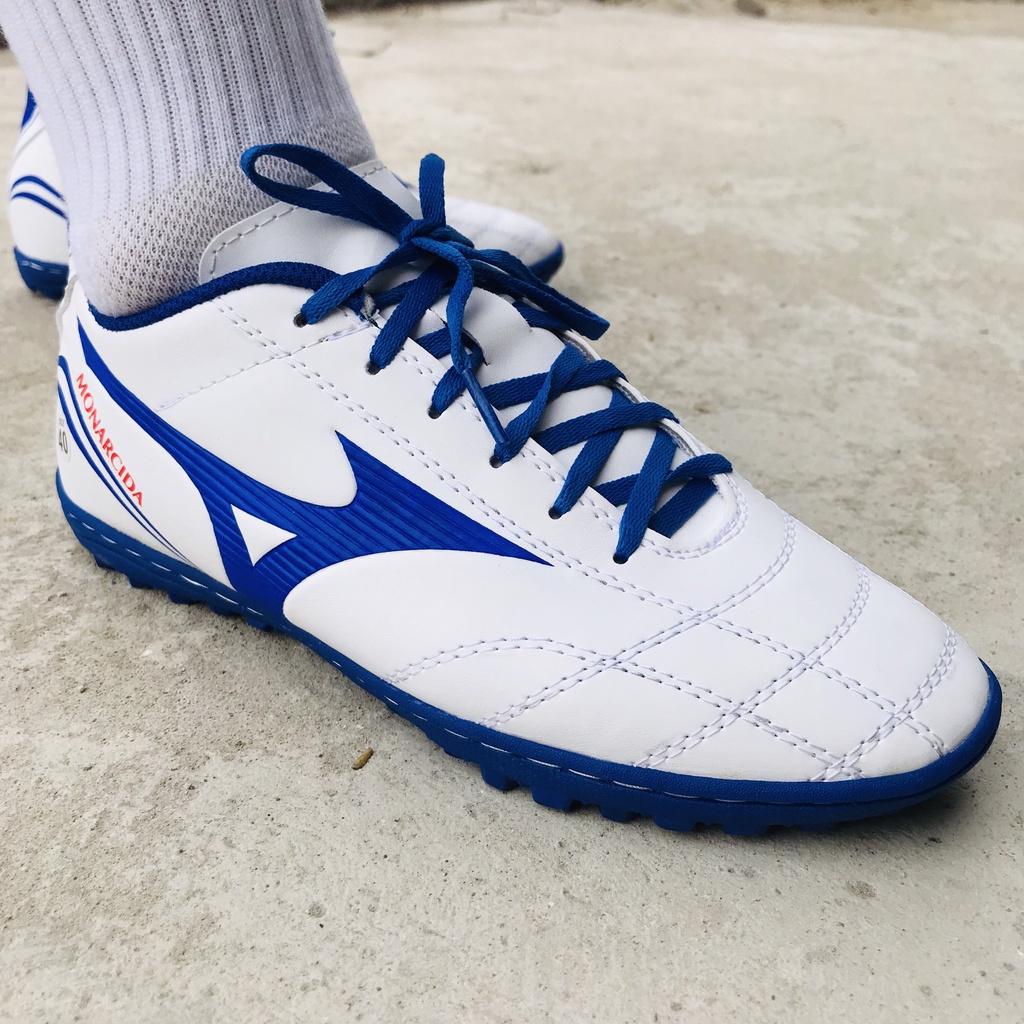 Mẫu giày đá banh thể thao Hot chưa từng Hot