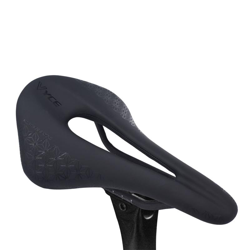 Yên Xe Đạp Leo Núi Bằng Sợi Carbon Siêu Nhẹ Màu Đen