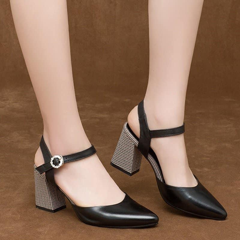 Giày cao gót nữ đẹp đế vuông 7 phân hàng hiệu rosata hai màu đen kem ro382
