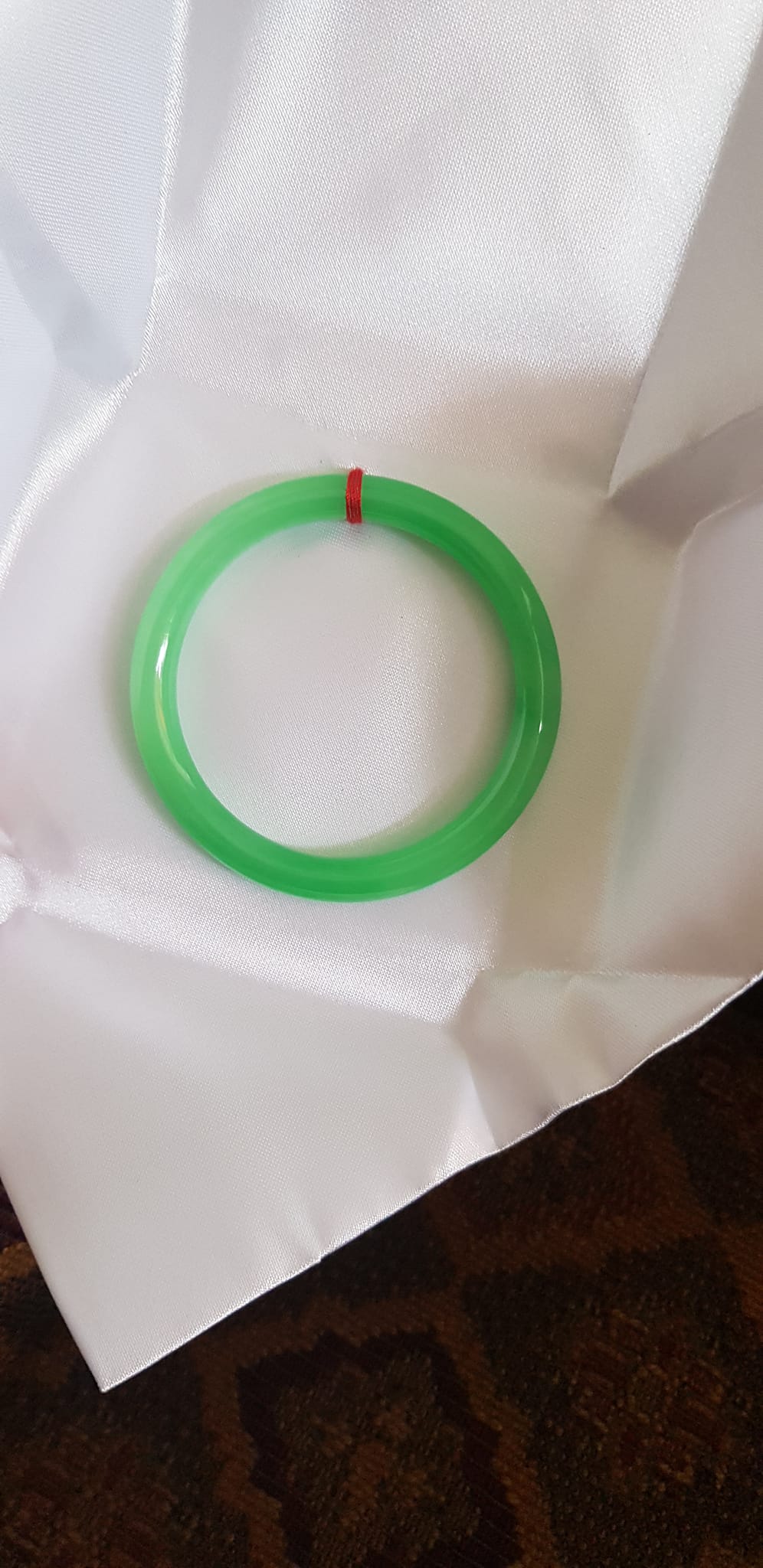 Vòng cẩm thạch Mới Lý 51mm x 7mm Vòng màu xanh tươi đều bóng đẹp nữ mệnh Mộc mệnh Hỏa mệnh Thủy ạ Nữ 50kg - 54kg đeo đẹp