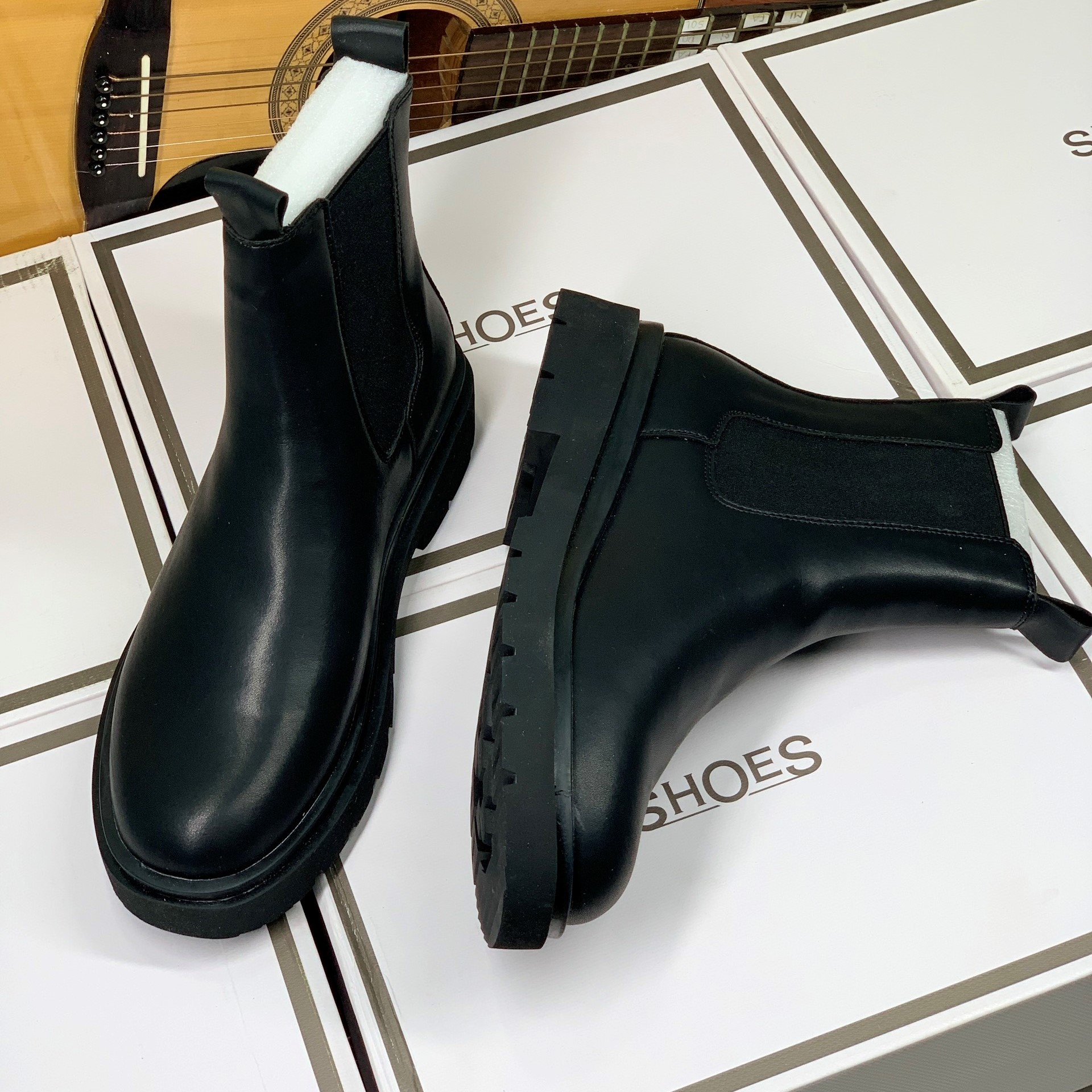 Giày Chelsea Boots Nam Cổ Lửng Cao Cấp, Phong Cách Hiện Đại, Trẻ Trung, Sang Trọng