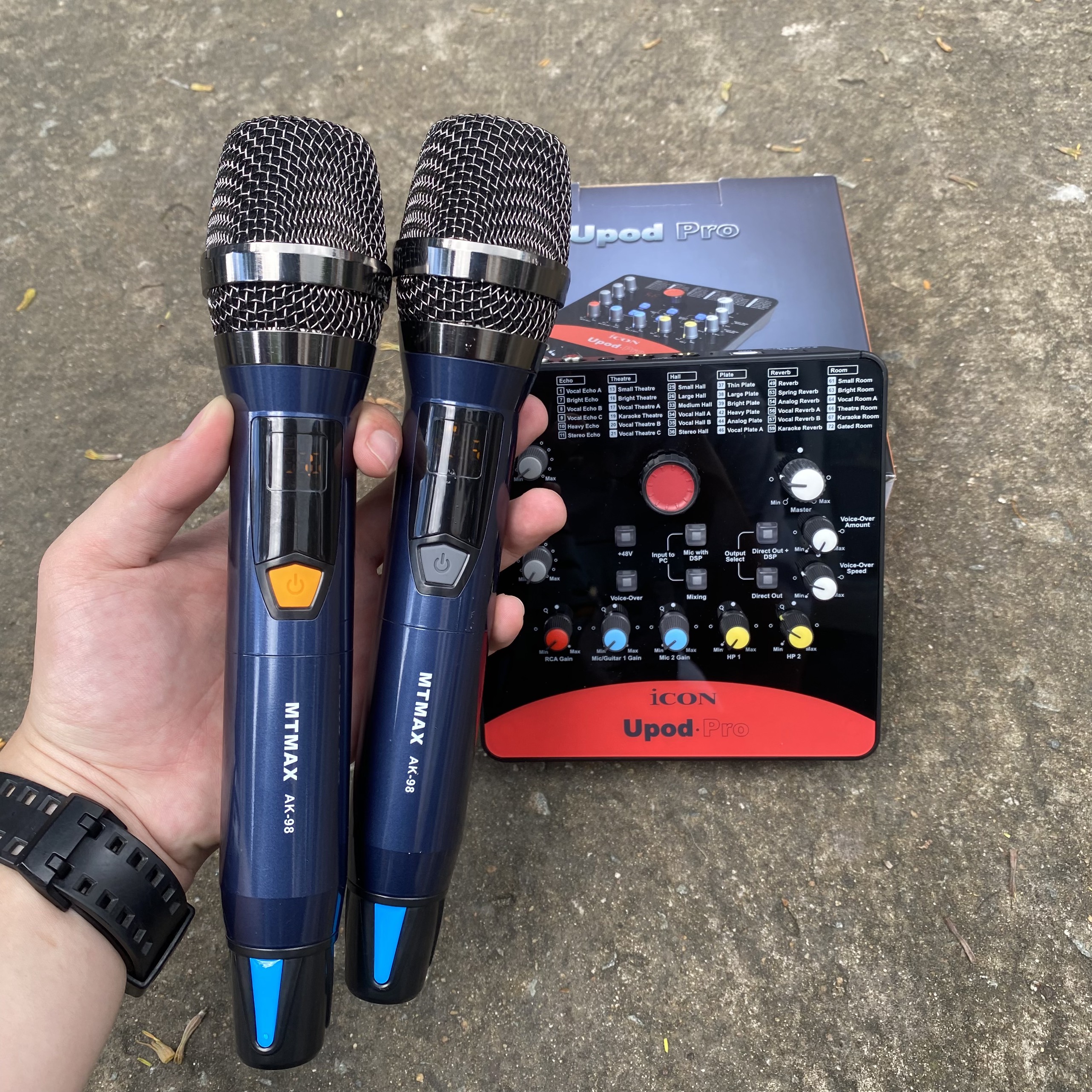 Combo Livestream Chuyên Nghiệp - Sound card Icon Upod Pro – 72 chế độ vang – Soundcard thu âm chuyên nghiệp - Micro Đa Năng Không Dây AK98