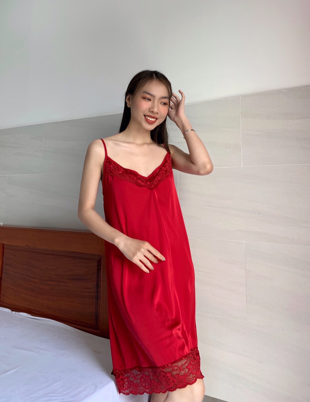 Váy Ngủ Lụa Hai Dây Dài Cao Cấp Dáng Suông Phối Ren Nhúng Bèo Gợi Cảm